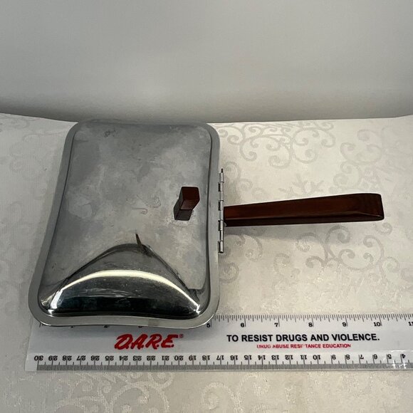 Vintage  Irvinware Lion Silent Butler Crumb Catcher Wooden Handle - Picture 8 of 8